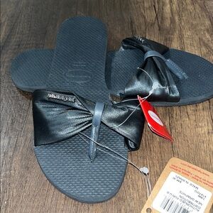 Havaianas black Knotted Slide Sandals with metal Logo size 7/8